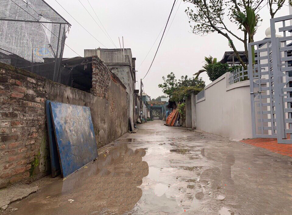 Cần bán nhanh lô đất 71m2 tại Thôn Hòa Bình, Tân Tiến, Văn Giang, Hưng Yên đường ô tô đỗ cửa